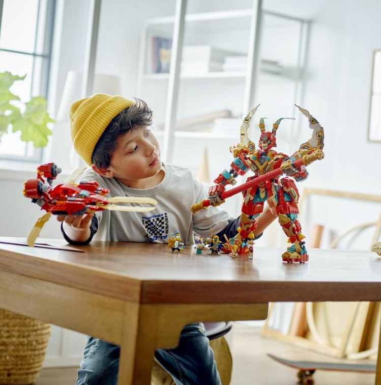 "Bezdžionių karaliaus robotas" Konstruktorius