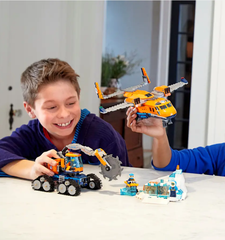 "Arkties tiekimo lėktuvas" Konstruktoriu